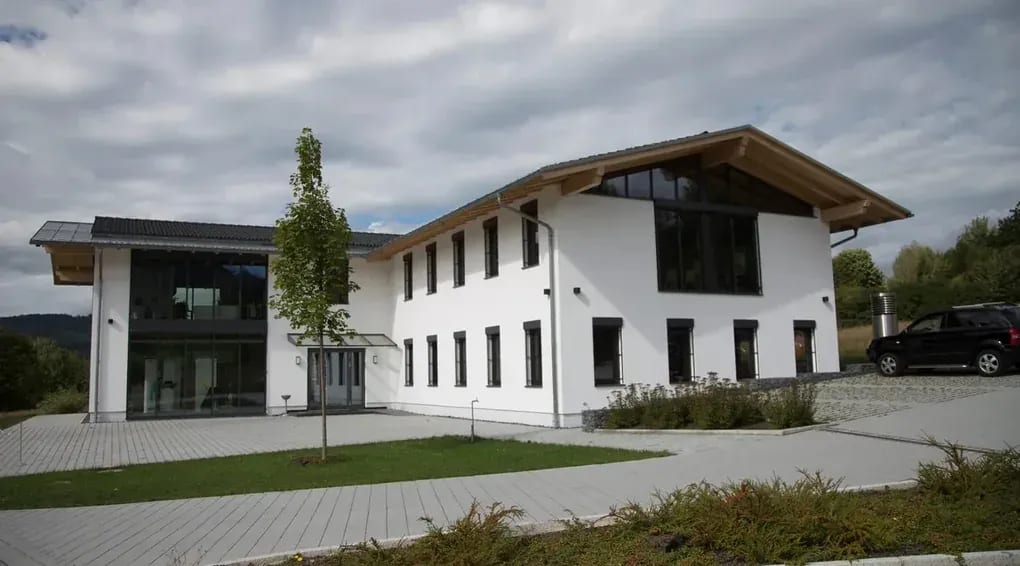 Betriebsgebäude der Firma Achatz in Arnbruck im Bayerischen Wald