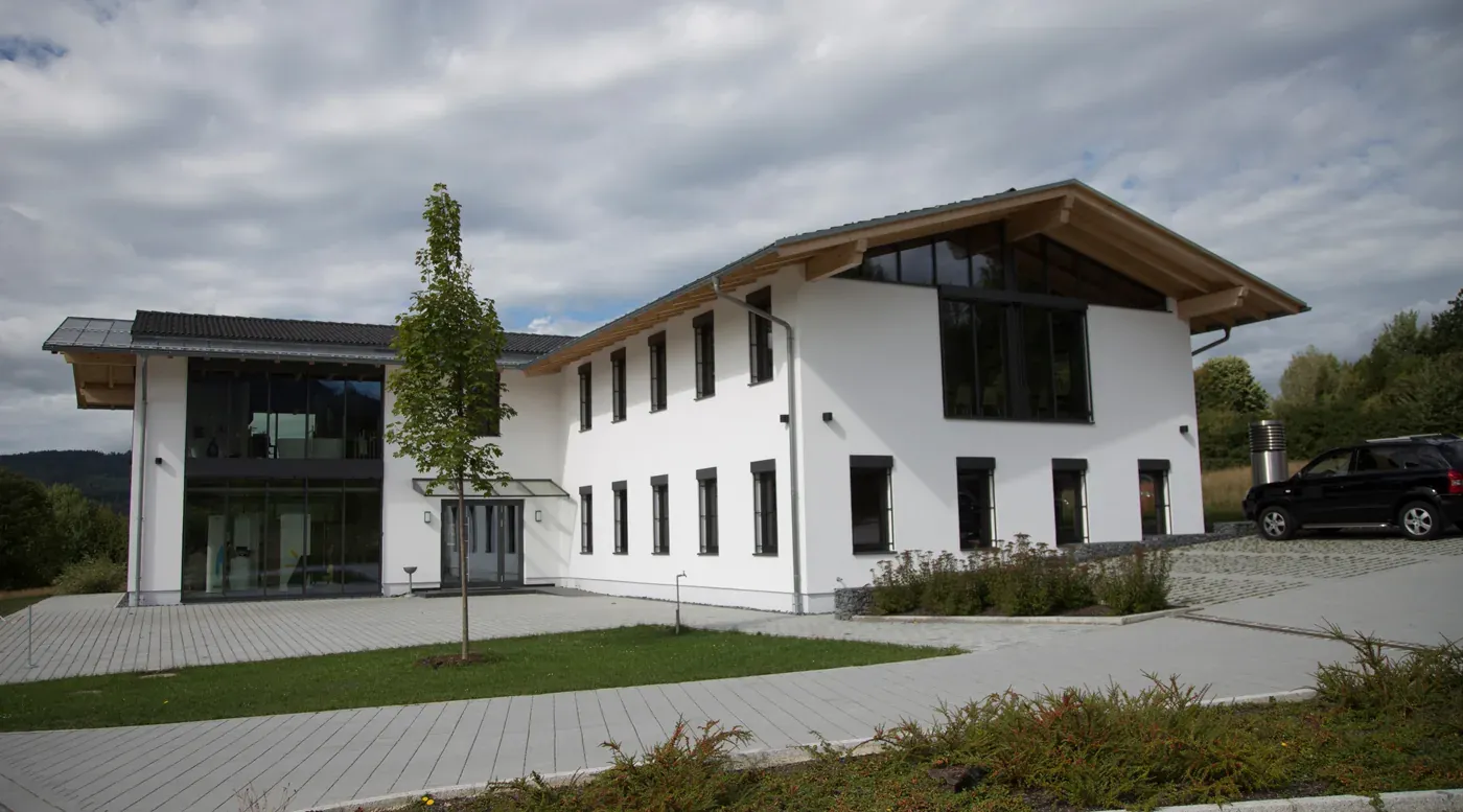 Betriebsgebäude der Firma Achatz in Arnbruck im Bayerischen Wald